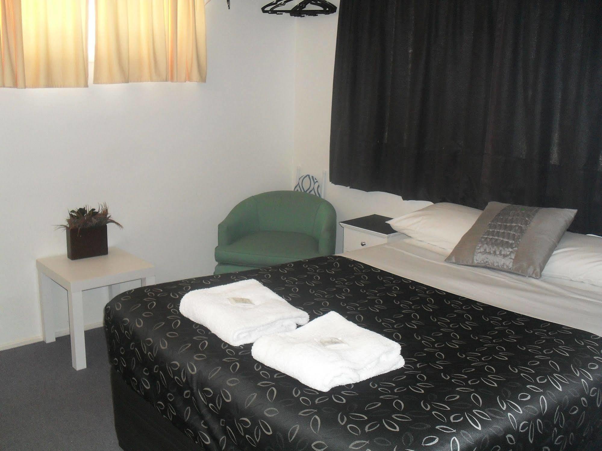 Charm City Motel Bundaberg Ngoại thất bức ảnh