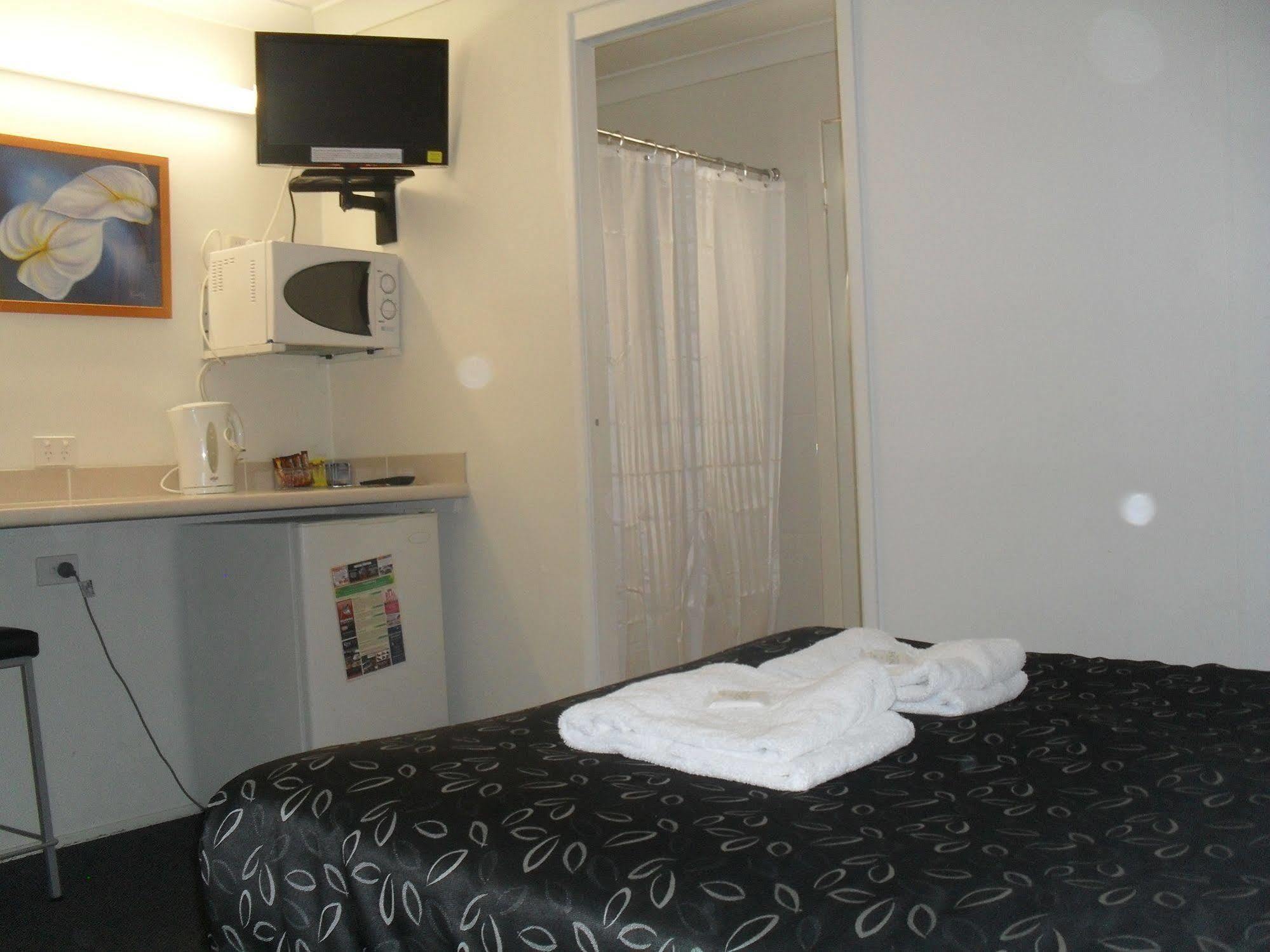 Charm City Motel Bundaberg Ngoại thất bức ảnh