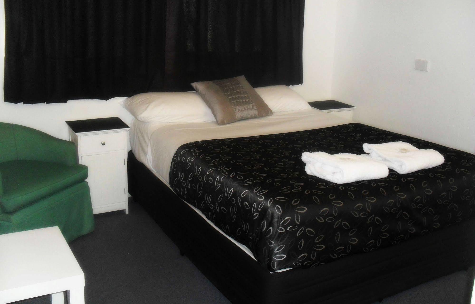 Charm City Motel Bundaberg Ngoại thất bức ảnh