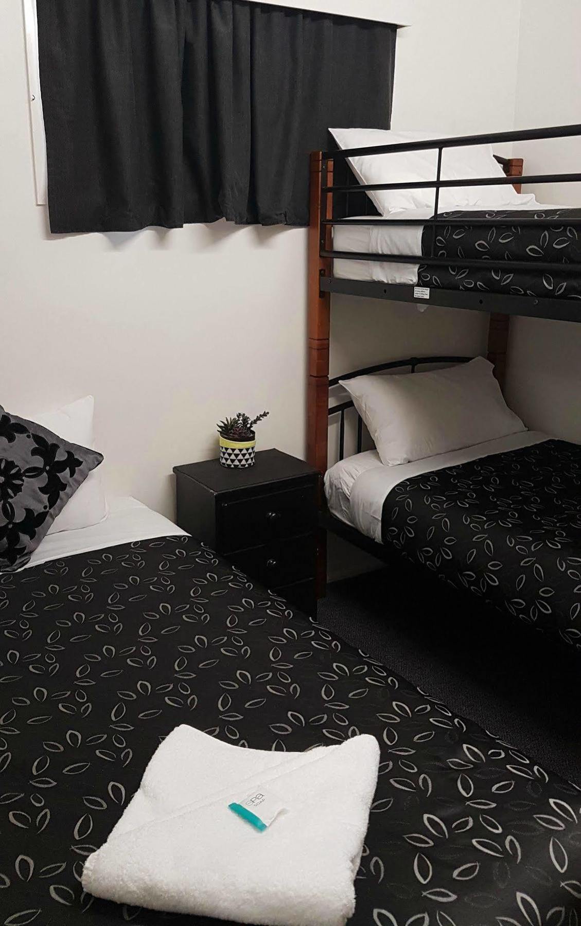 Charm City Motel Bundaberg Ngoại thất bức ảnh