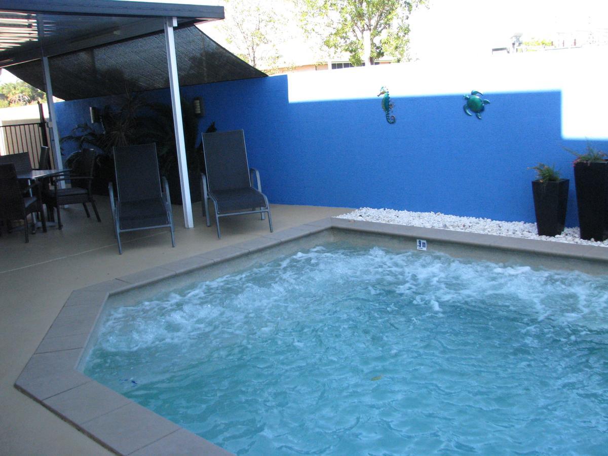Charm City Motel Bundaberg Ngoại thất bức ảnh
