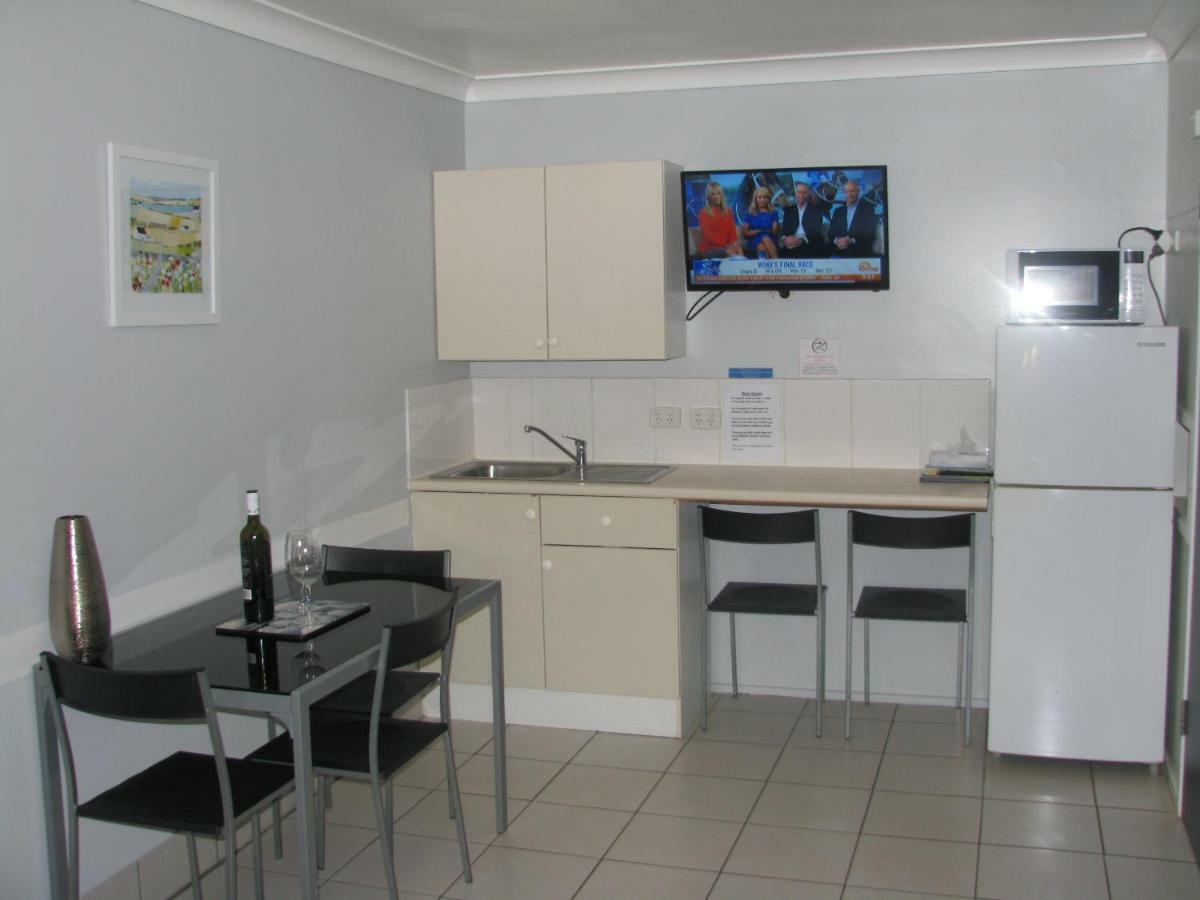 Charm City Motel Bundaberg Ngoại thất bức ảnh